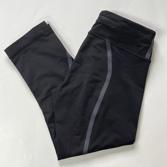 Lululemon yoga pants - Picture 9 of 9